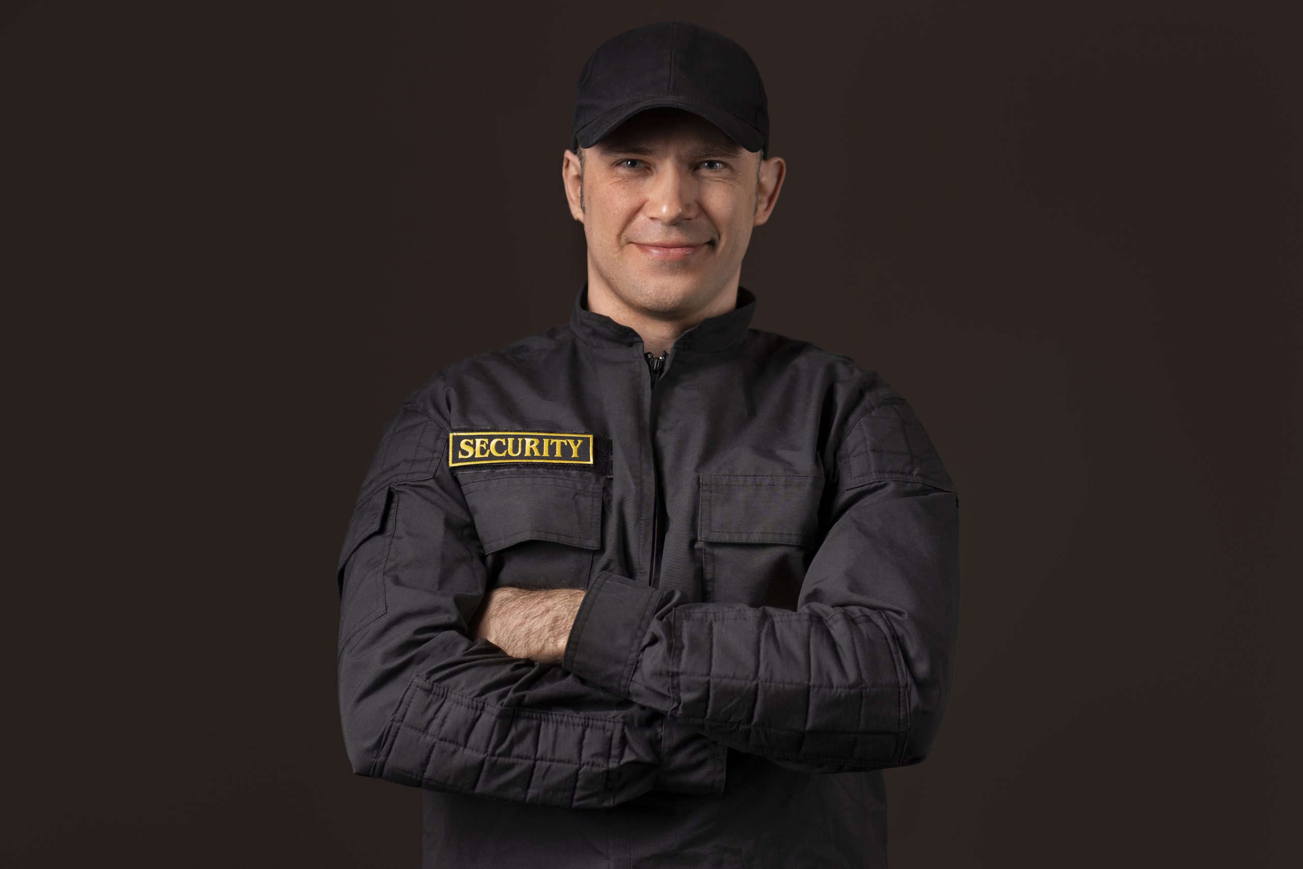 retrato-macho-guardia-seguridad-uniforme (1)